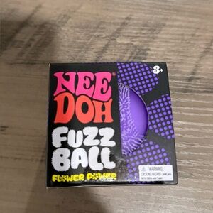 NeeDoh Fuzz Ball Flower Power - Purple
